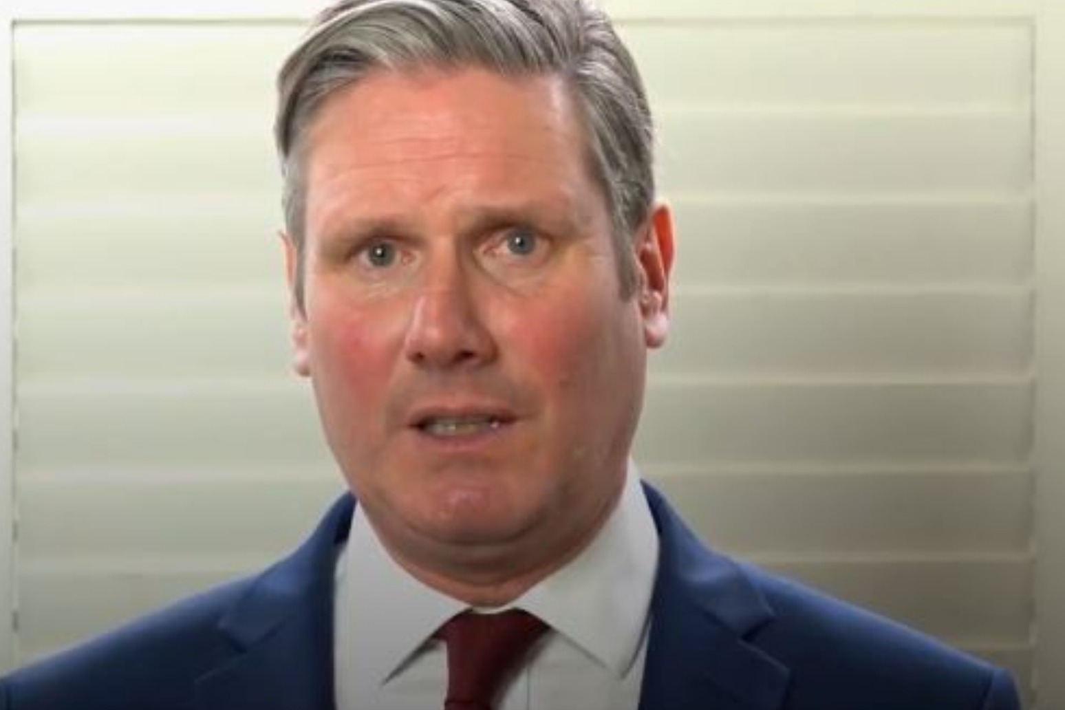Starmer crushes rivals to win Labour leadership 